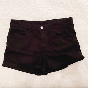 Black 5-pocket stretch mid-rise cuffed shorts